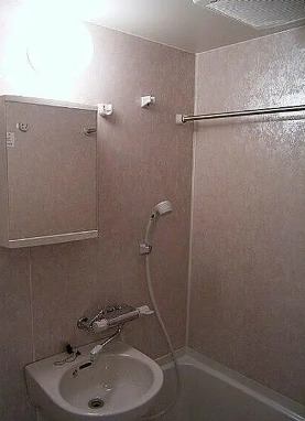 バス・シャワールーム　別部屋の画像を使用しております。