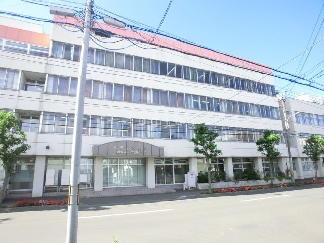 ドラックストア　ドラッグセイムス札幌苗穂店（ドラッグストア）まで739m