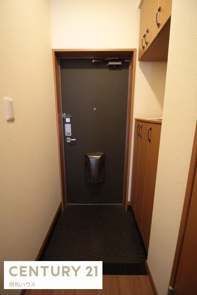 玄関　玄関にはシューズボックスもございます♪
