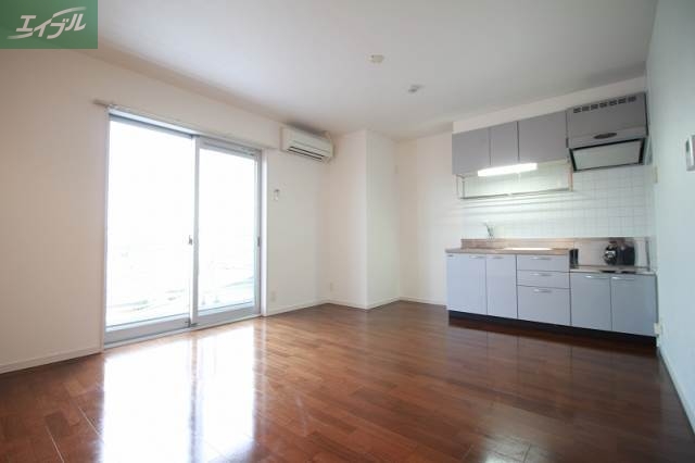 居室・リビング　※同タイプのお部屋の写真です