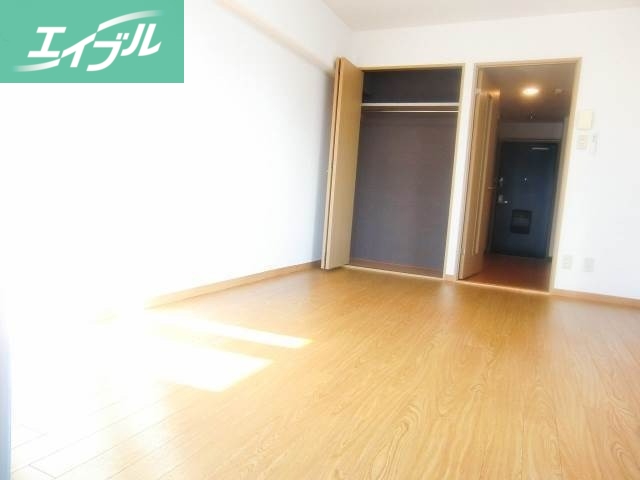 居室・リビング　別のお部屋の写真です。実際とは異なります。