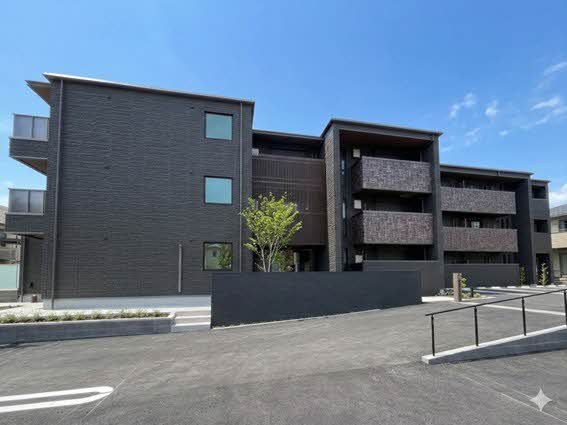 建物外観　積水ハウス施工の賃貸住宅「シャーメゾン」