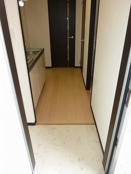 地下鉄中央線 深江橋駅 徒歩7分 3階建 築13年の玄関写真