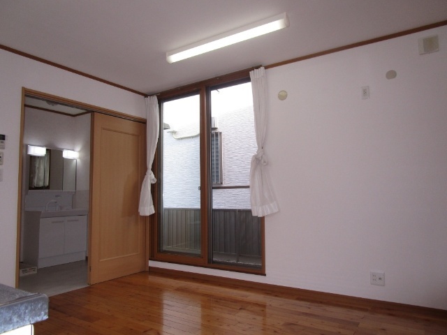 赤童子町堤貸家の居間写真