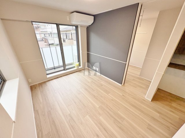 クレール中野の居間写真