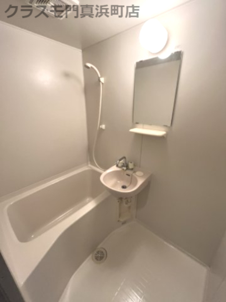 バス・シャワールーム　(参考)同マンション同間取り他部屋の写真