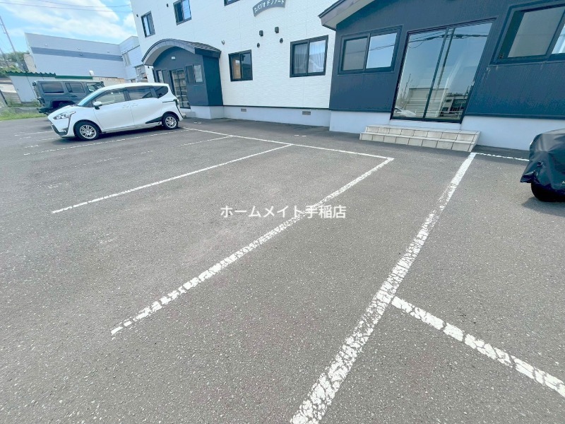 駐車場　駐車スペースでございます！