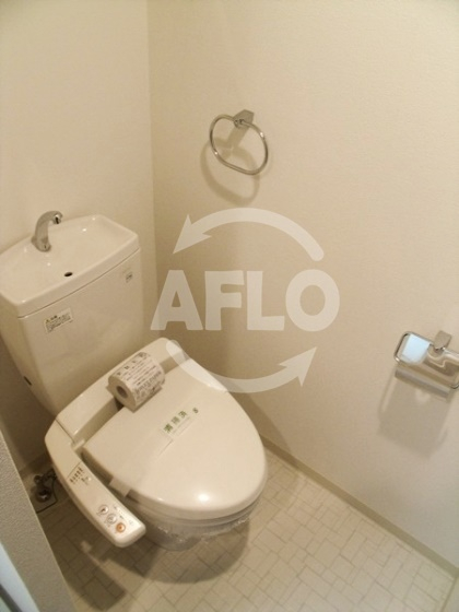 アドバンス大阪ドーム前のトイレ写真