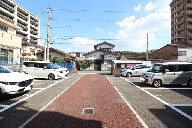 駐車場　長い敷地内♪