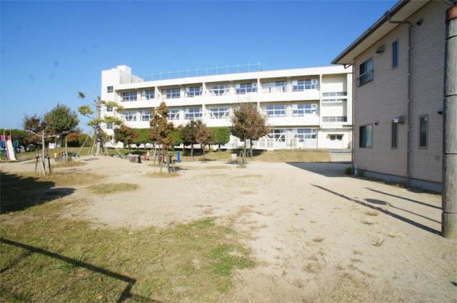 小学校　新宮町立新宮小学校（小学校）まで1162m