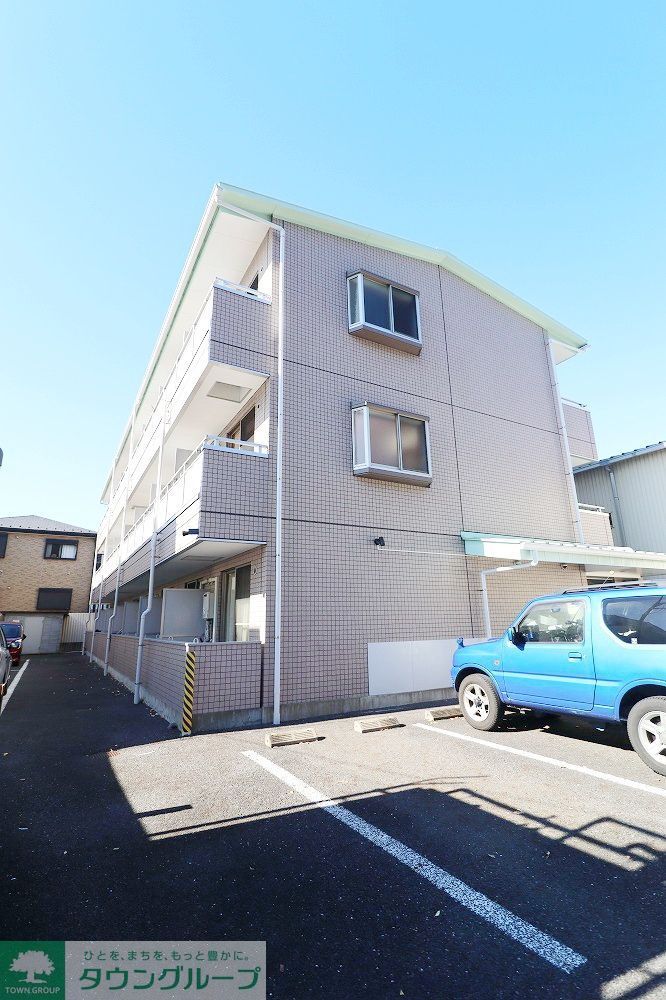建物外観　駐車場