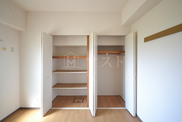 収納　同マンション参考写真