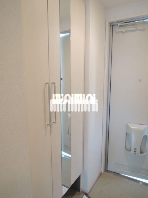 メゾンTKBの玄関写真
