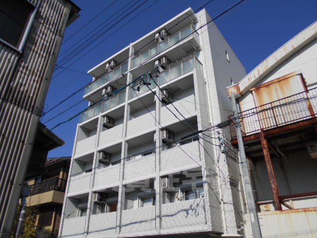 名古屋市熱田区千代田町のマンションの建物外観