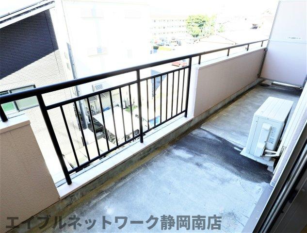 【静岡市駿河区登呂のマンションのバルコニー】