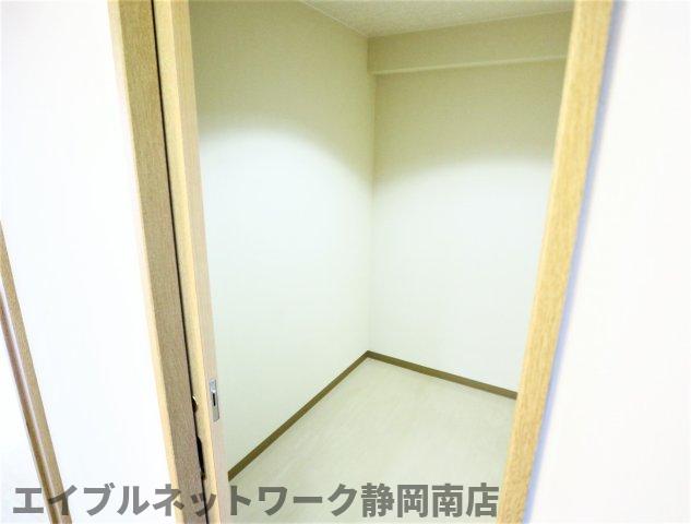 【静岡市駿河区登呂のマンションの収納】