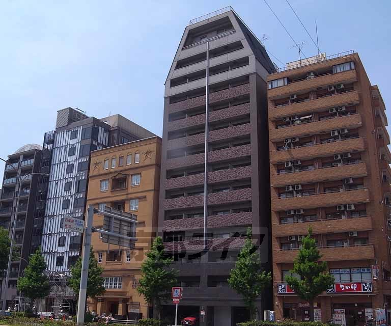 京都市中京区樽屋町のマンションの建物外観