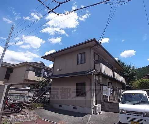 京都市左京区上高野北田町のアパートの建物外観