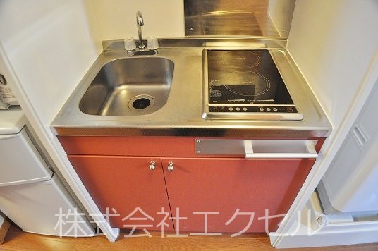 キッチン　ＩＨクッキングヒーター付きです。