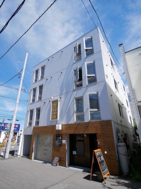 札幌市西区西町南のマンションの建物外観