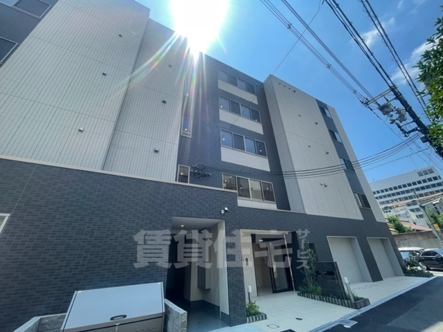 大阪市北区西天満のマンションの建物外観