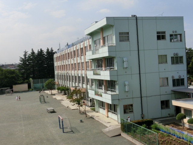 【三沢5丁目戸建ての小学校】