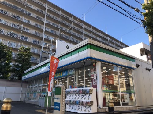 【エスリード大阪クレストコートのコンビニ】