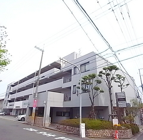 芦屋市春日町のマンションの建物外観