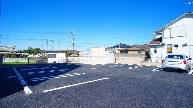 【比企郡嵐山町大字川島のアパートの駐車場】