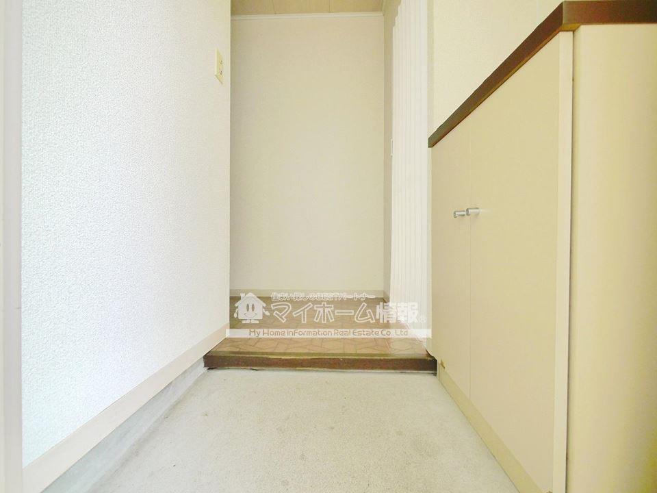 玄関　101号の内観写真を引用しており内装が異なる場合がございます