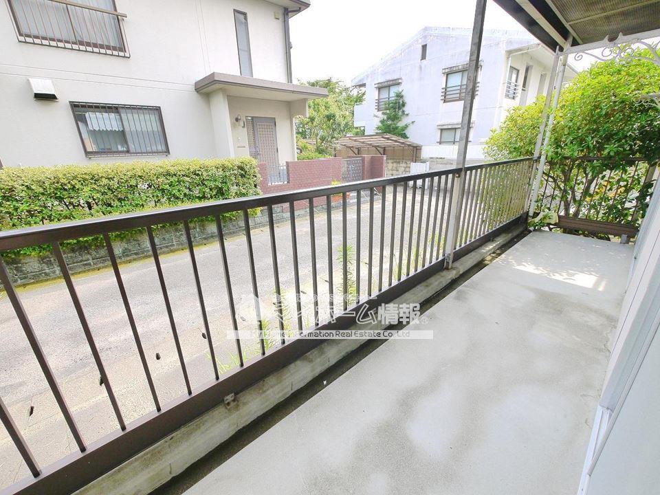 バルコニー　101号の内観写真を引用しており内装が異なる場合がございます