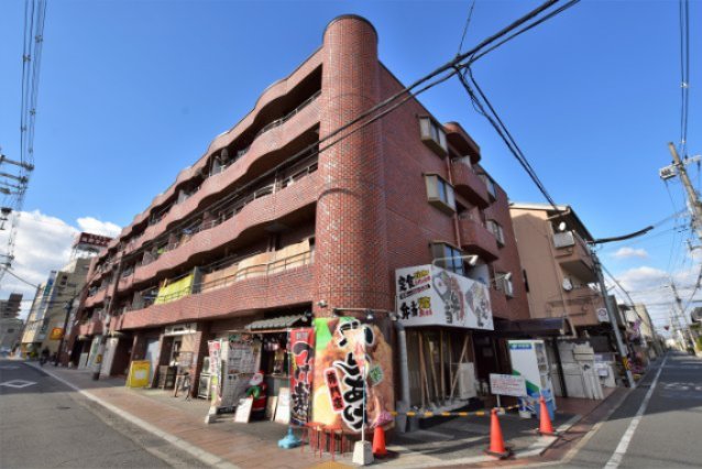 【松原市阿保のマンションの建物外観】