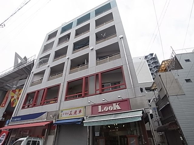 【クアトロ神戸の建物外観】