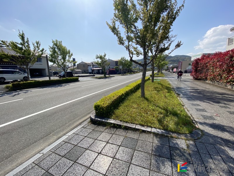 【鳥栖市弥生が丘のアパートの駐車場】