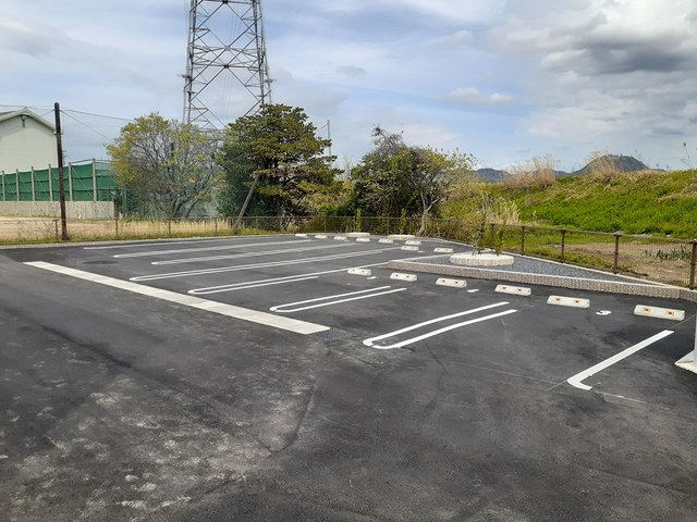 【鳥取市徳尾のアパートの駐車場】