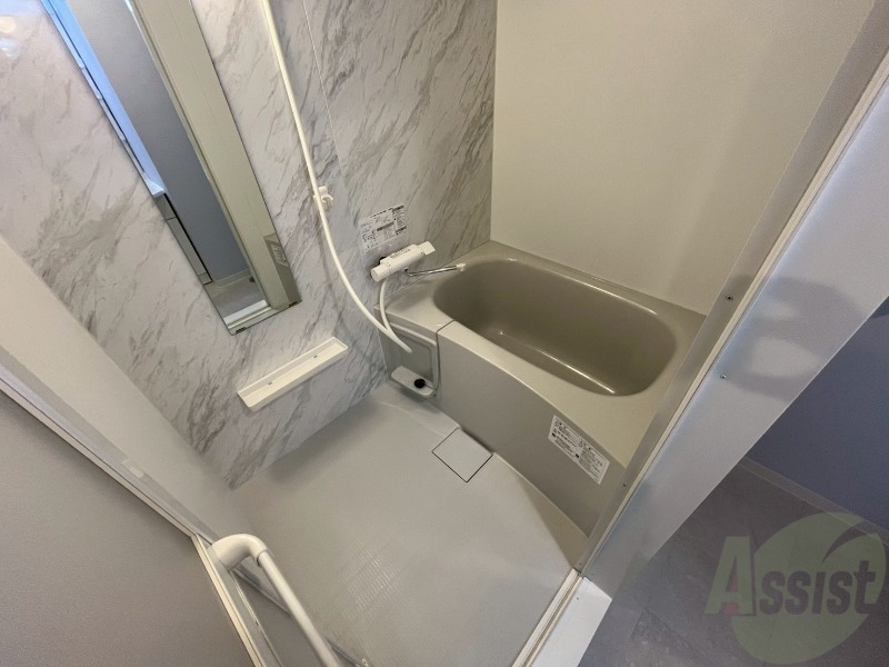 バス・シャワールーム　ユニットバスです。疲れを癒すのに欠かせませんね！