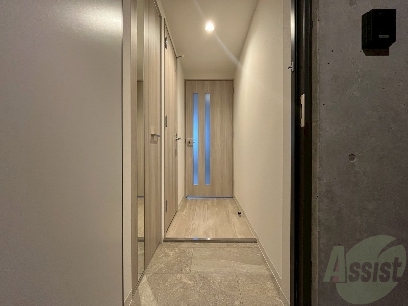 玄関　玄関の様子です。明るい印象ですね。気分もあがりそう。