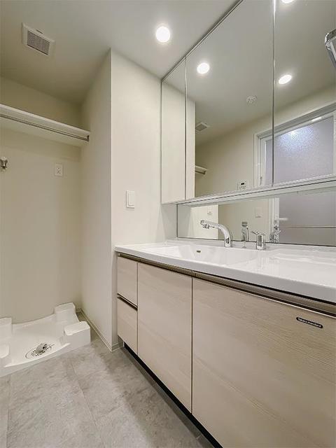 洗面設備　※写真は同タイプ住戸です。