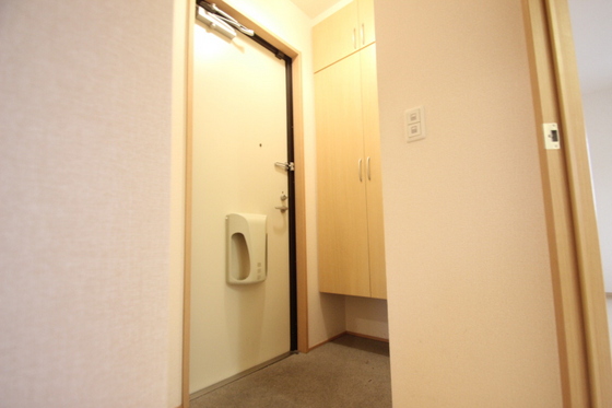 玄関　※別部屋の写真です