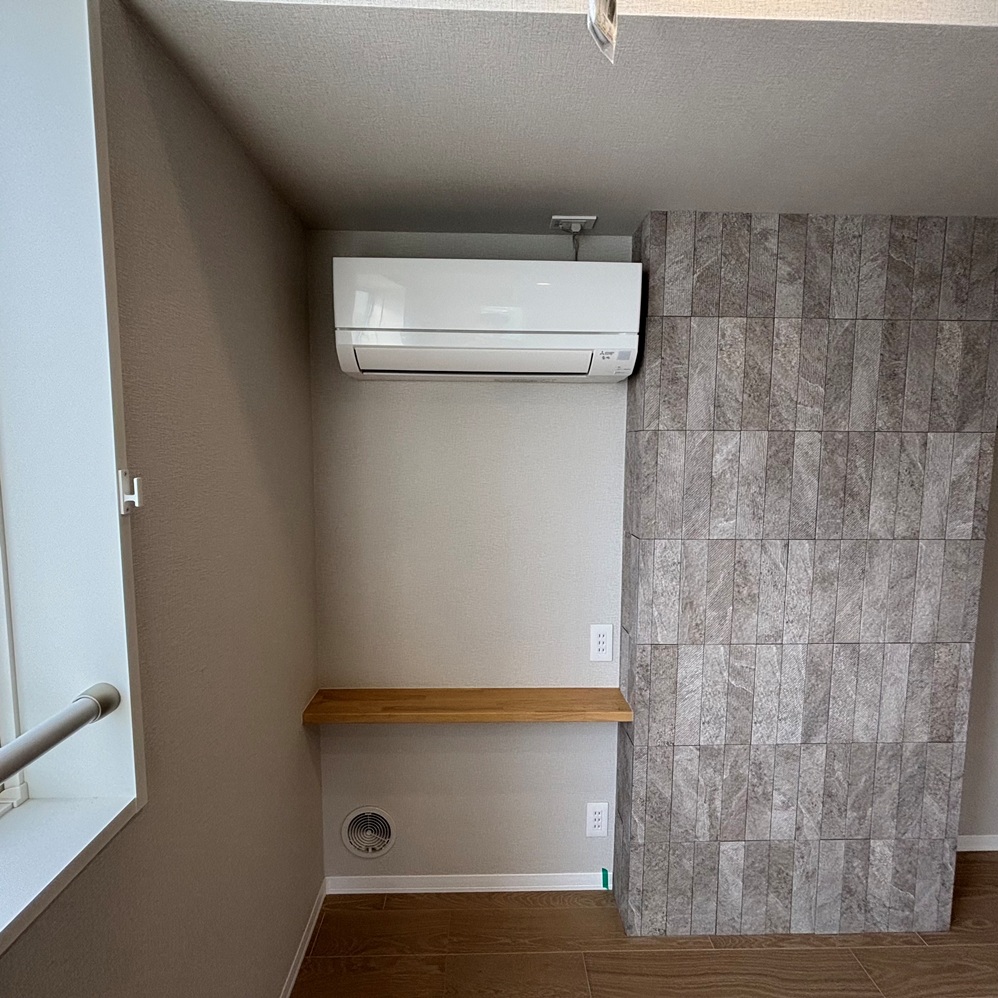 その他設備　エアコン2基付♪室内物干機1基付♪