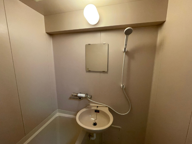 洗面設備　浴室内の洗面
