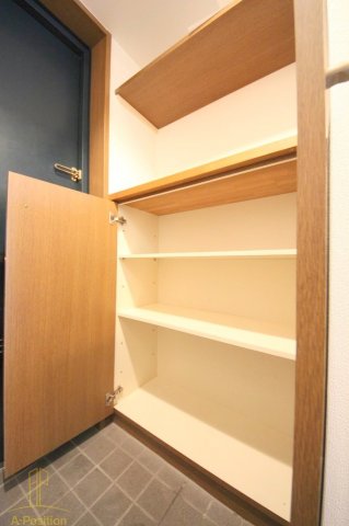 収納　リーガル西長堀