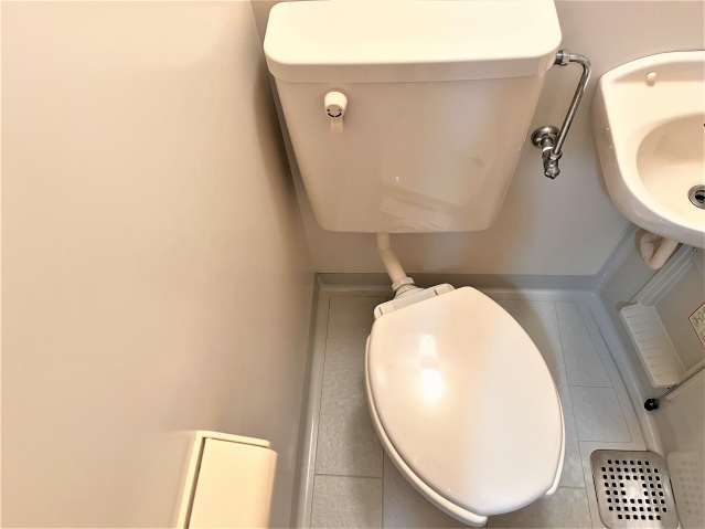 ＪＲ関西本線 三郷駅 徒歩7分 4階建 築33年のトイレ写真