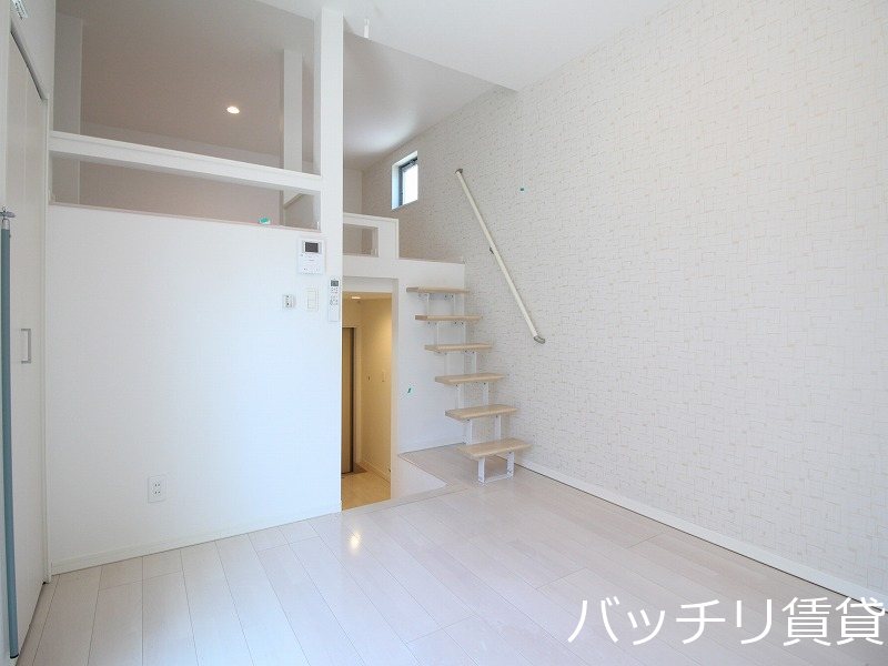 居室・リビング　同型タイプの為、現状を優先いたします。