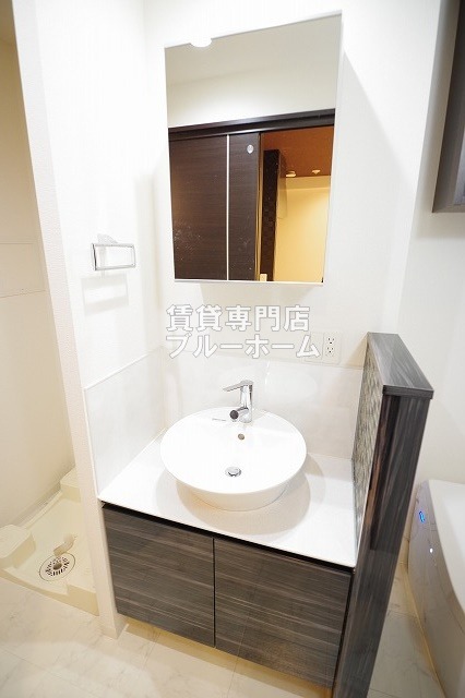 洗面設備　オシャレな独立洗面台！