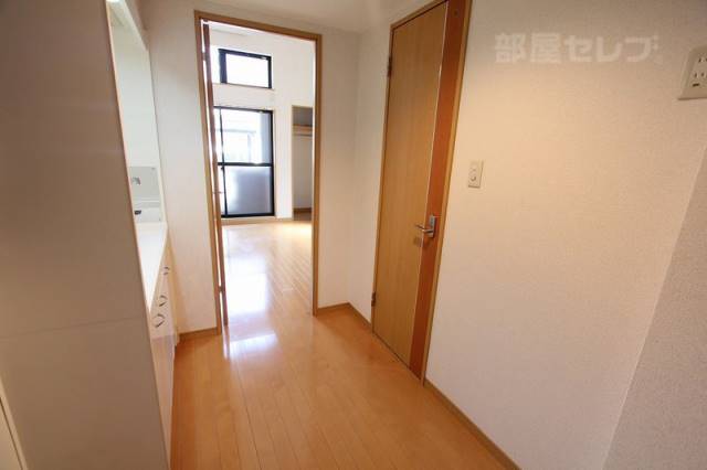 居室・リビング　※他の部屋の写真を流用しています。