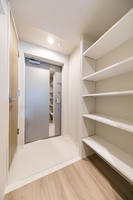 玄関　※写真は同タイプ住戸です。