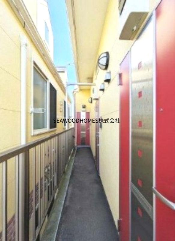 エントランス　玄関前