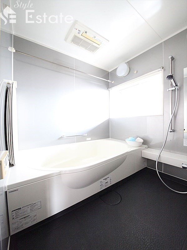 バス・シャワールーム　バスルーム