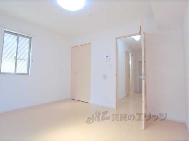 居室・リビング　新築のため、非常にキレイなお部屋です。